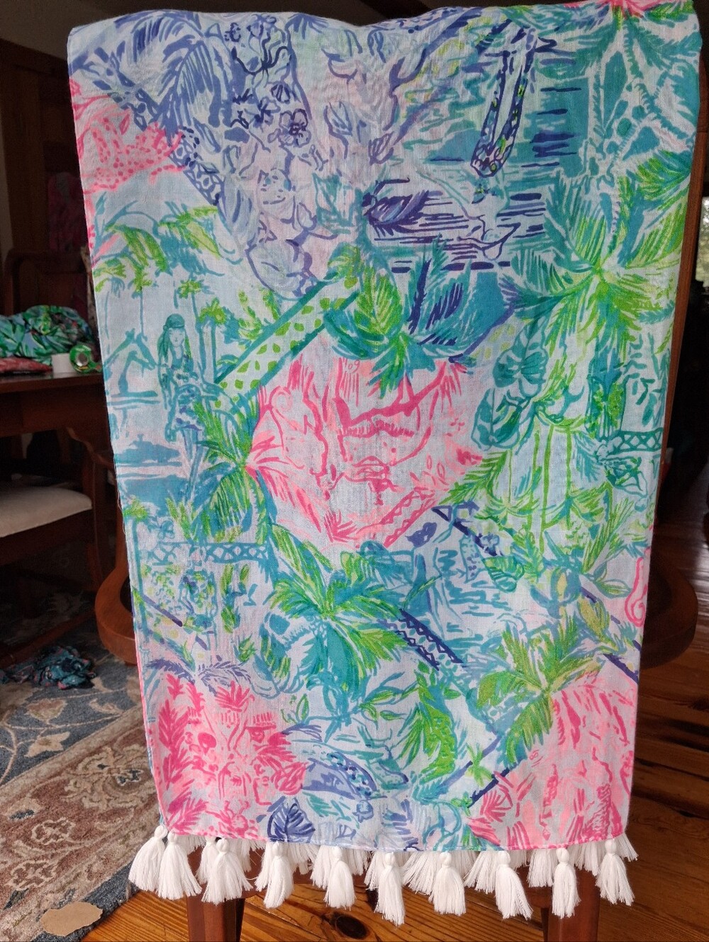 Lilly Pulitzer "Bohemian Queen" Multi Resort Scarf Tasses EUC - Picture 3 of 5